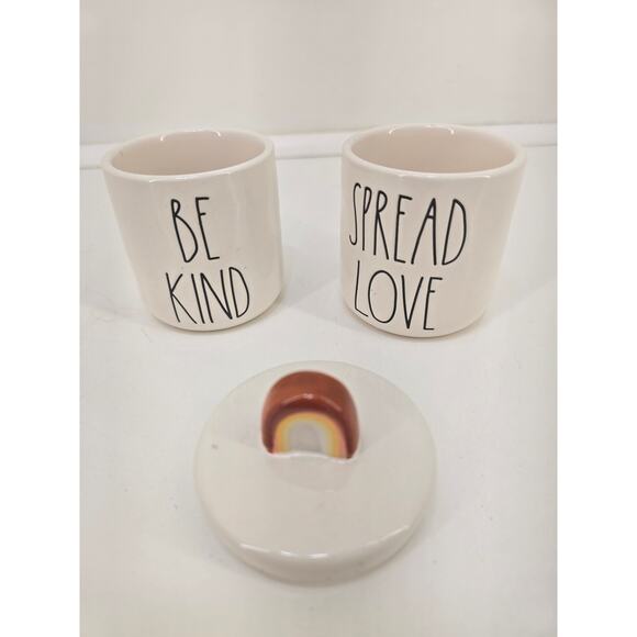 Rae Dunn Artisan Collection Mug Set “Be Kind” & “Spread Love” with Rainbow Lid - Picture 2 of 3